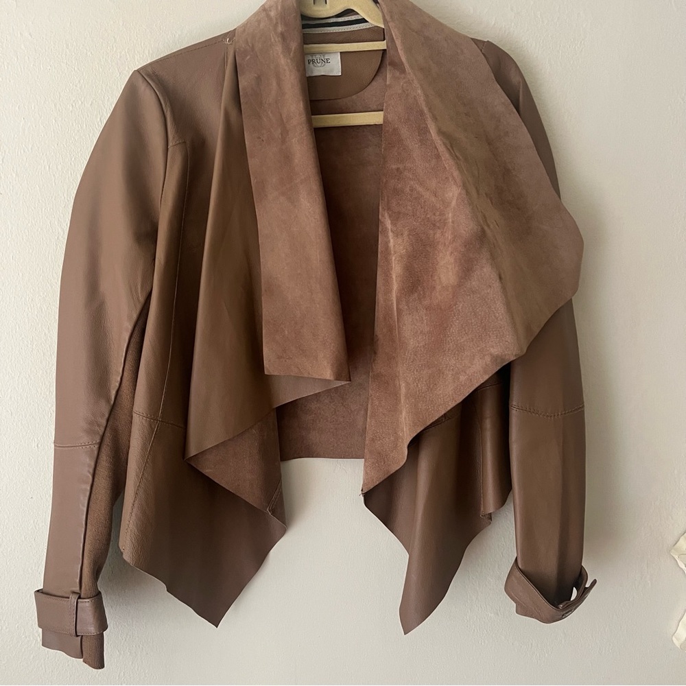 PRÜNE brand, made in Argentina, genuine leather jacket.